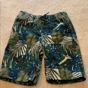 Old navy Bermuda shorts with drawstring